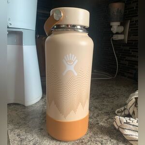 Like new, 40oz limited edition hydroflask